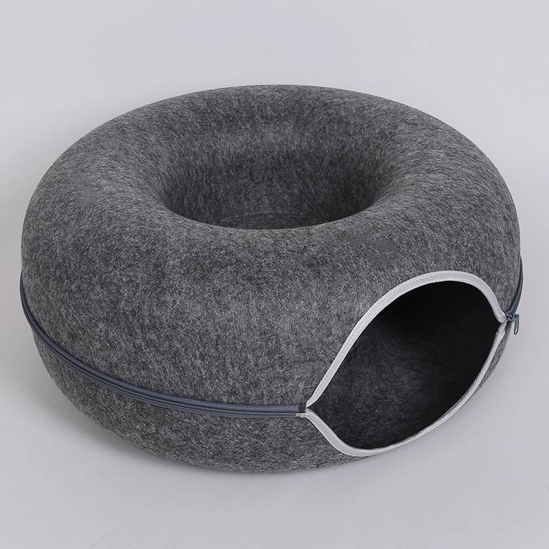 Four Seasons Cat Bed – Comfortable Felt Nest in Donut Shape